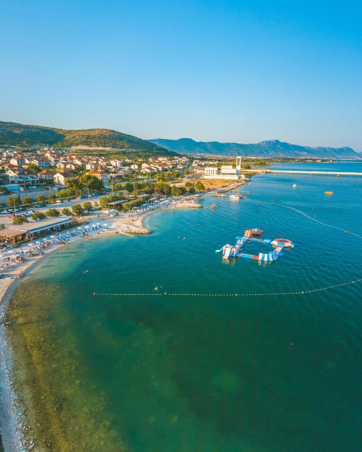 Small Private House With A Terrace In Trogir Appartement Buitenkant foto